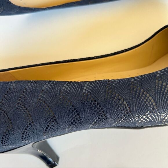Trotters Kiera Evening Blue Wave Kitten Heel Leather Pumps Size 9N - Picture 9 of 11